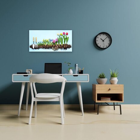 Schilderij Panorama lentebloeiers op een bedje van zand | 60 x 30 cm glasschilderij Schilderij Panorama lentebloeiers op een bedje van zand | 60 x 30 cm glasschilderij