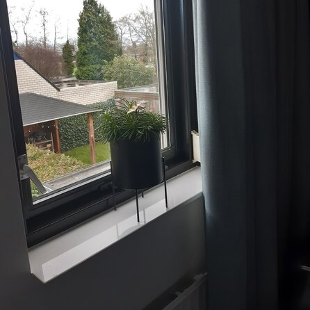 Vensterbank wit - marmercomposiet - gepolijst (glans) - 2 cm dik - op maat - glanzende witte marmer composiet