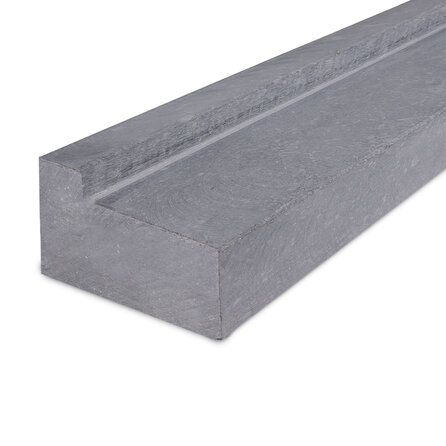 Buitendorpel schuin met opkant - Belgisch hardsteen - gezoet (mat) - 6 cm dik - op maat - Aflopende deurdorpel / onderdorpel / waterkering (t.b.v. buitendeur / voordeur) van arduin (blauwsteen)