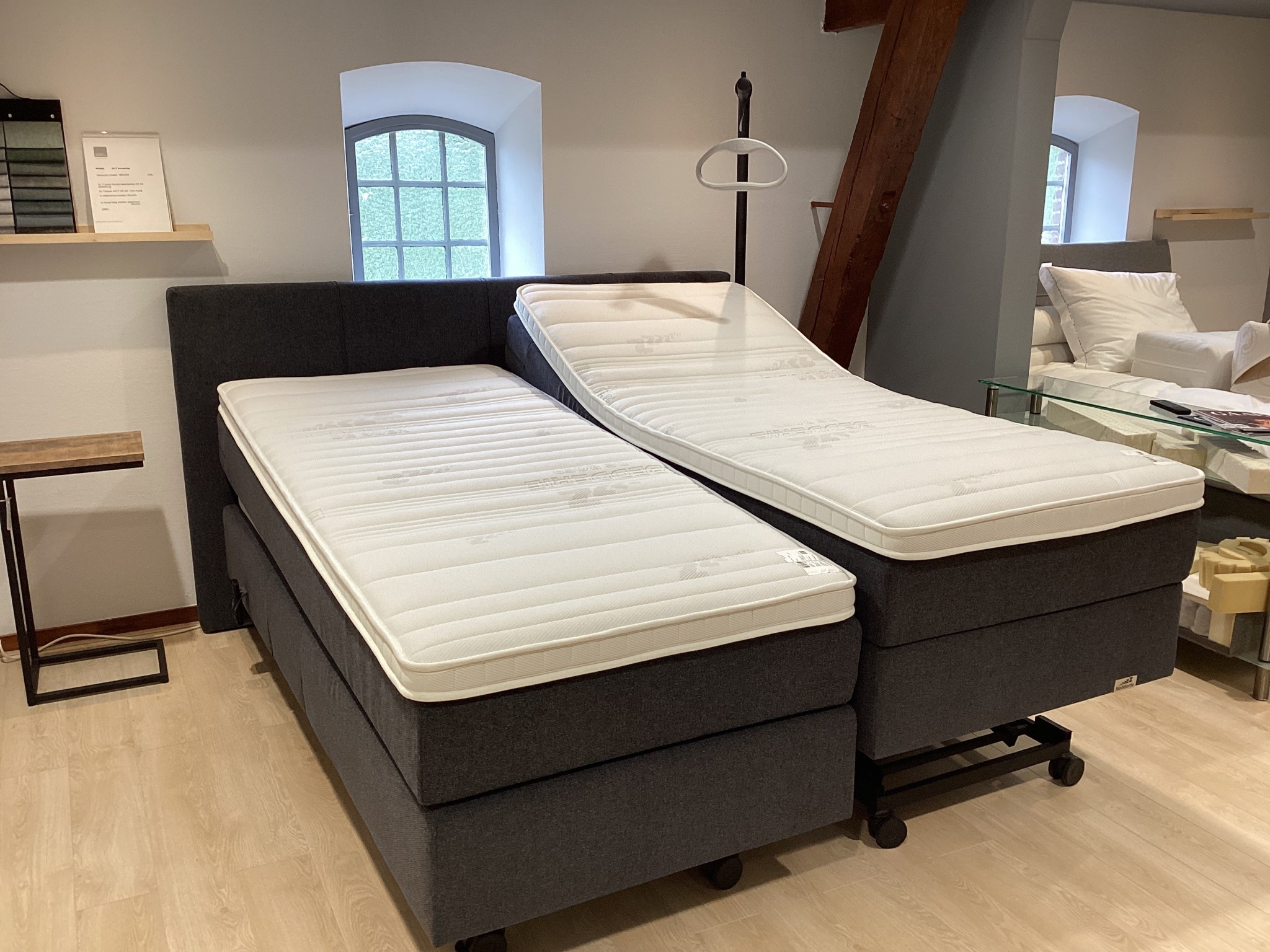 24/7 Boxspring 180x210 cm Donkergrijs.