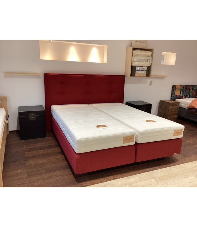 LeDorm Regale 180x210 cm Boxspring rood Incl. hoofdbord.
