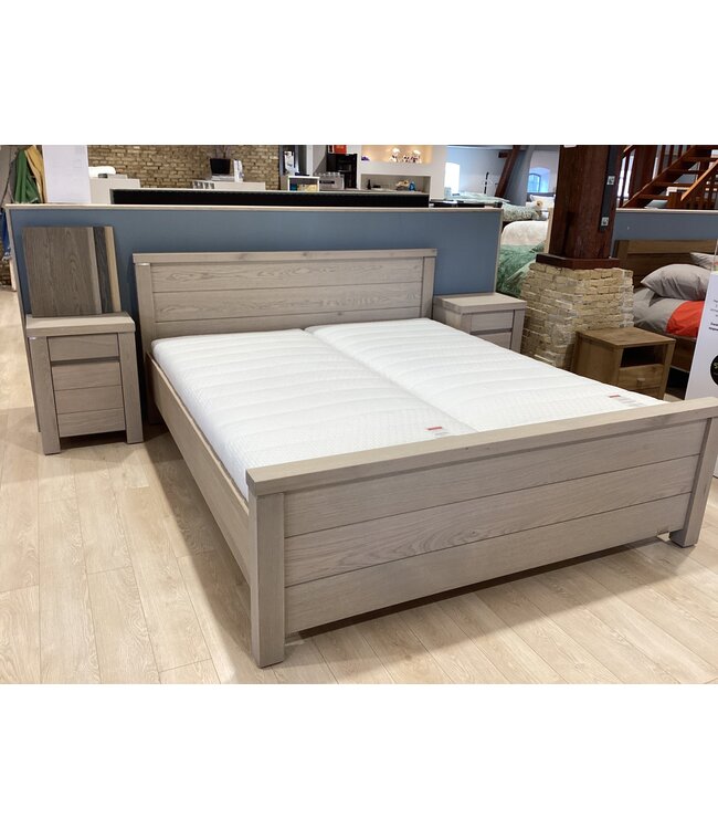 Ledikant Nature 180x210 cm creamy white Showmodel incl 2 nachtkastjes