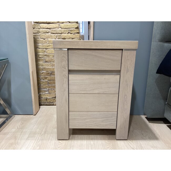Ledikant Nature 180x210 cm creamy white Showmodel incl 2 nachtkastjes