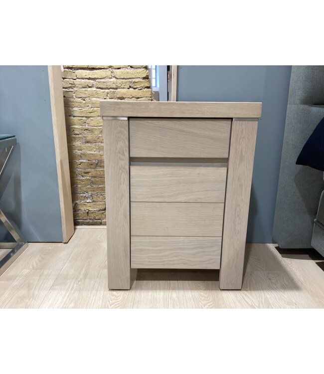 Ledikant Nature 180x210 cm creamy white Showmodel incl 2 nachtkastjes