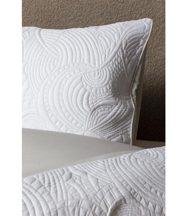 MOOOI Embroidered Dodo Ivory kussensloop
