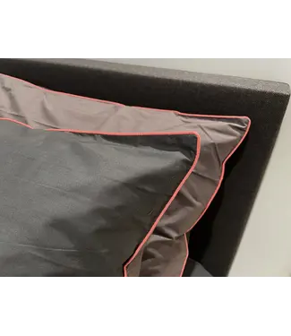 Auping Auping Frame Trend Brown/Black/Red Kussensloop 60x70