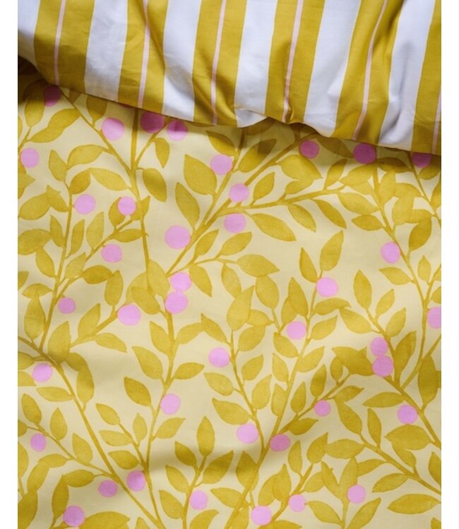 Essenza Petite berry lemon yellow Dekbedovertrek