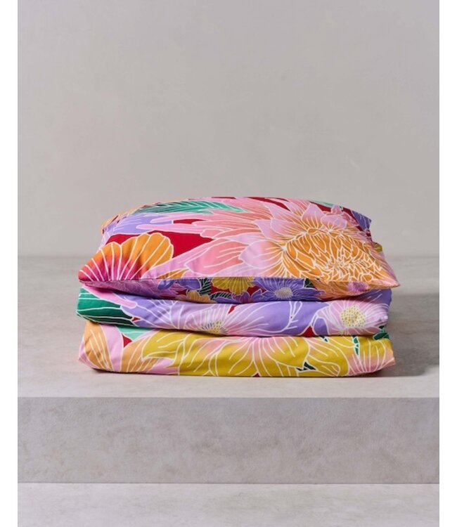 Essenza Flower fling Happy red Dekbedovertrek