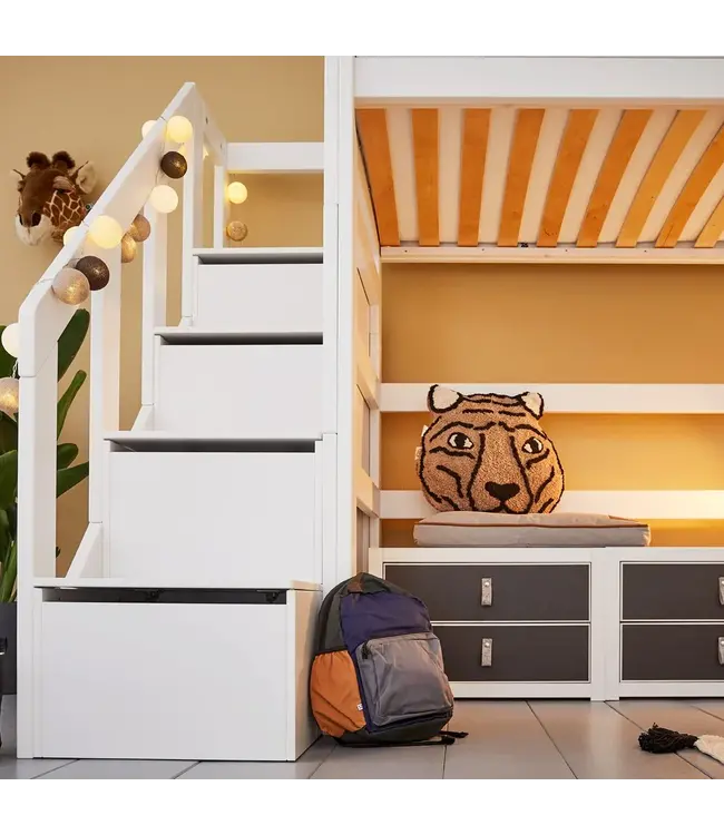 Lifetime hoogslaper met trapkast