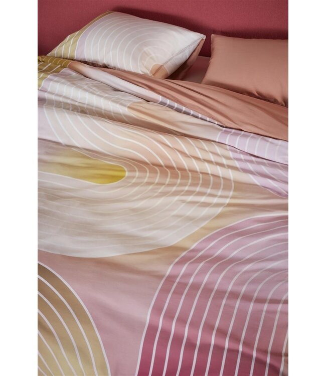 Beddinghouse Dutch Design Curves Koraal dekbedovertrek