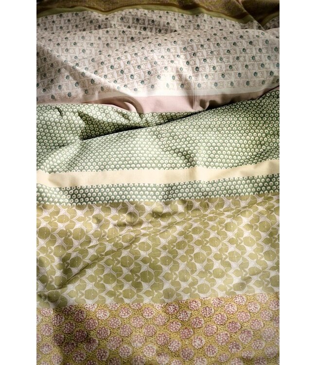 At Home by Bedding House Rows Multi dekbedovertrek