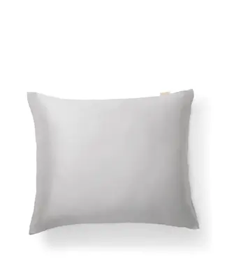 Essenza Essenza Alice silk Cloud grey kussensloop Essenza Essenza Alice silk Cloud grey kussensloop