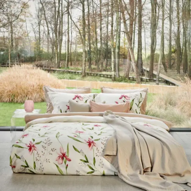 Vandyck Serene Flower offwhite dekbedovertrek