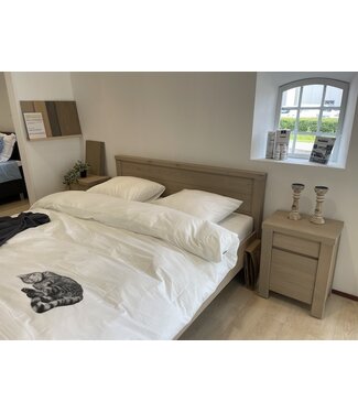 Bijnen meubel Ledikant Nature 180x210 cm creamy white Showmodel incl 2 nachtkastjes