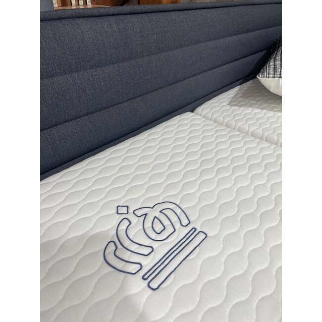 Auping Original met Hoofdbord Stitch  180x210 Showmodel