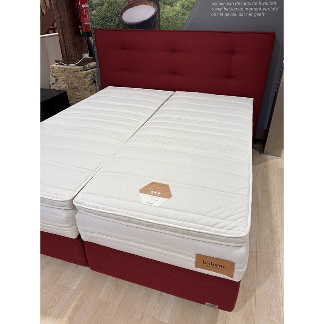 LeDorm Regale 180x210 cm Boxspring rood Incl. hoofdbord.