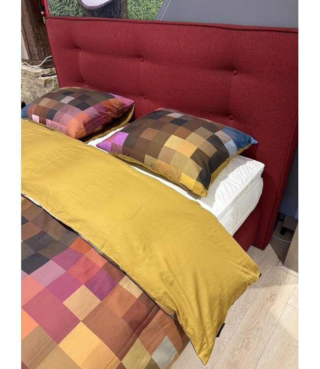 LeDorm Regale 180x210 cm Boxspring rood Incl. hoofdbord.