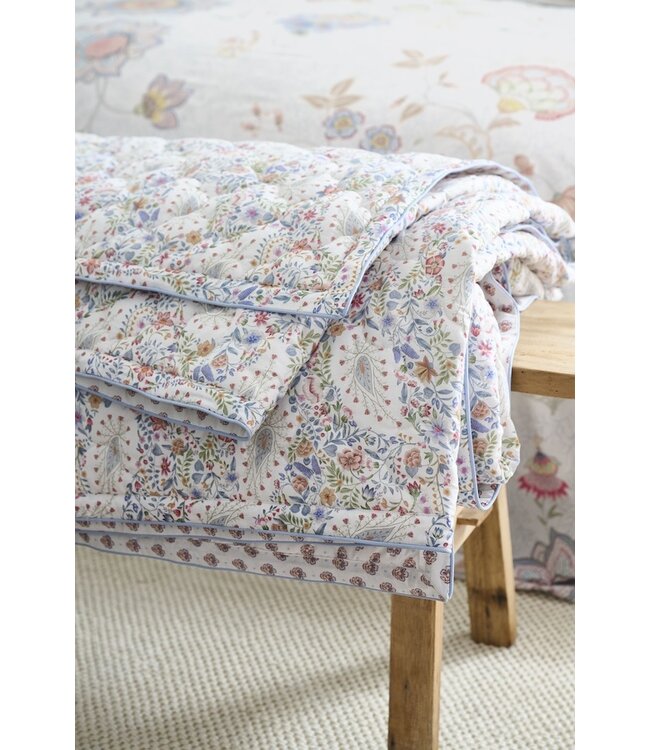 Pip Studio Kairi Bloom Quilt Licht blauw