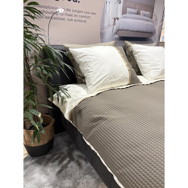 Avek Ninety 180x210 cm Boxspring elektrisch Showmodel