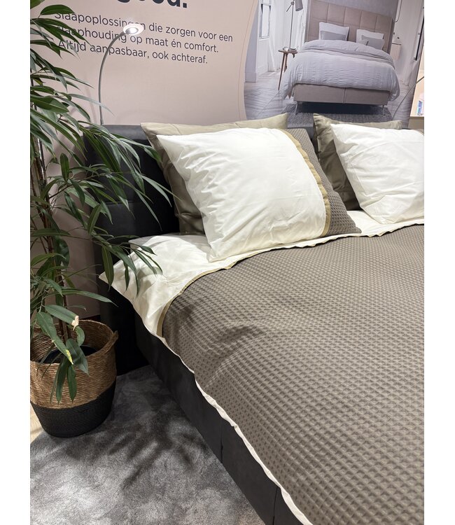 Avek Ninety 180x210 cm Boxspring elektrisch Showmodel