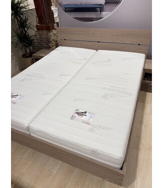 Maxfurn Ledikant Watford 180x210 Incl. nachtkasten Showmodel