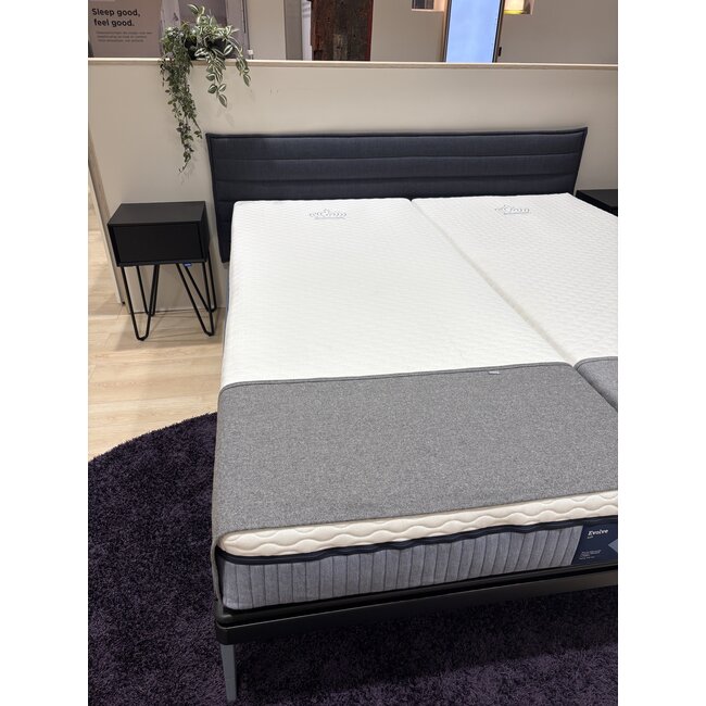 Auping Original met Hoofdbord Stitch  180x210 Showmodel