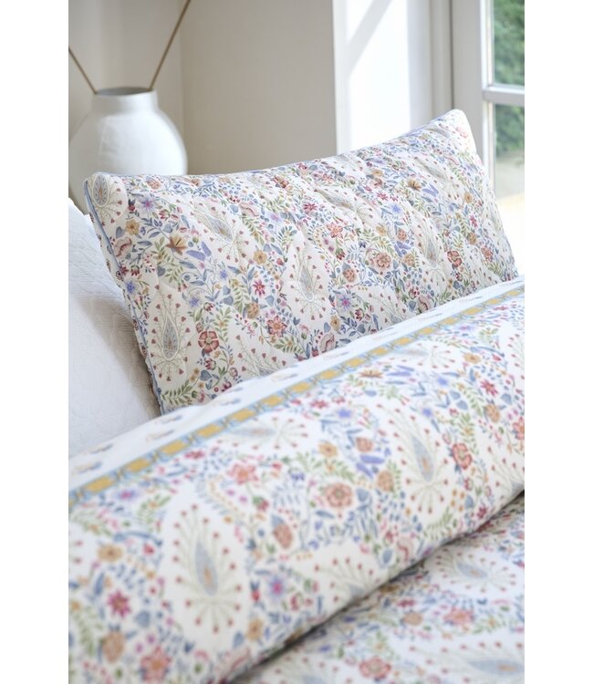 Pip Studio Kairi Bloom Quilted kussen Licht blauw 45x70