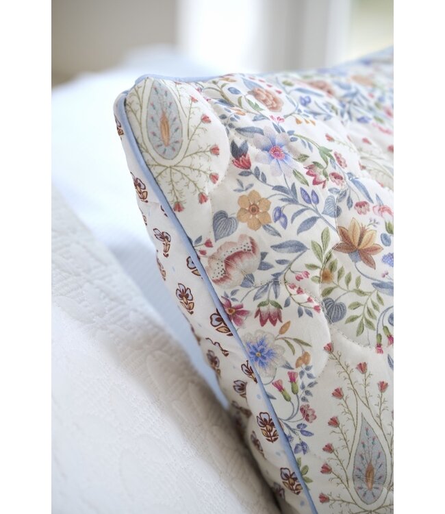Pip Studio Kairi Bloom Quilted kussen Licht blauw 45x70