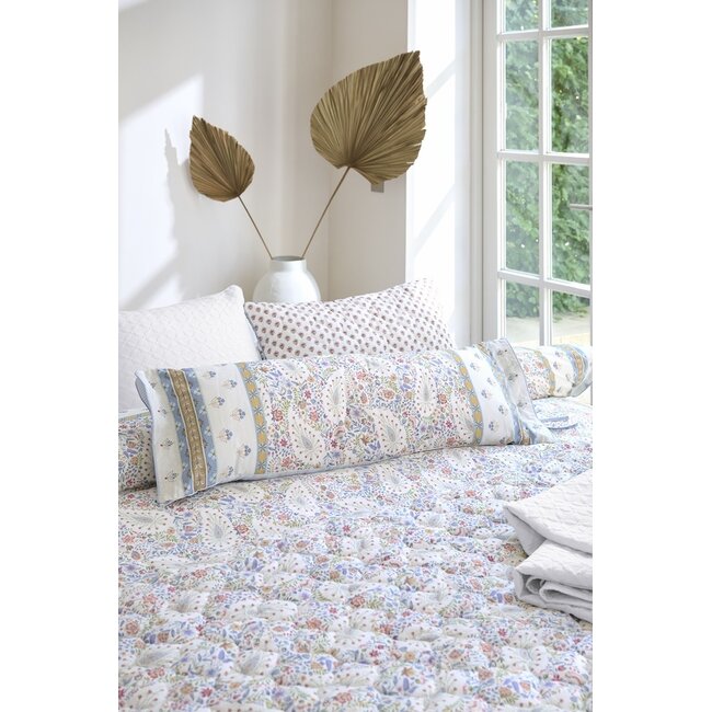 Pip Studio Kairi Bloom Long kussen Licht blauw 30x90