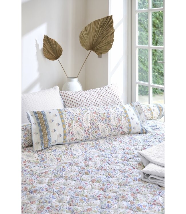 Pip Studio Kairi Bloom Long kussen Licht blauw 30x90