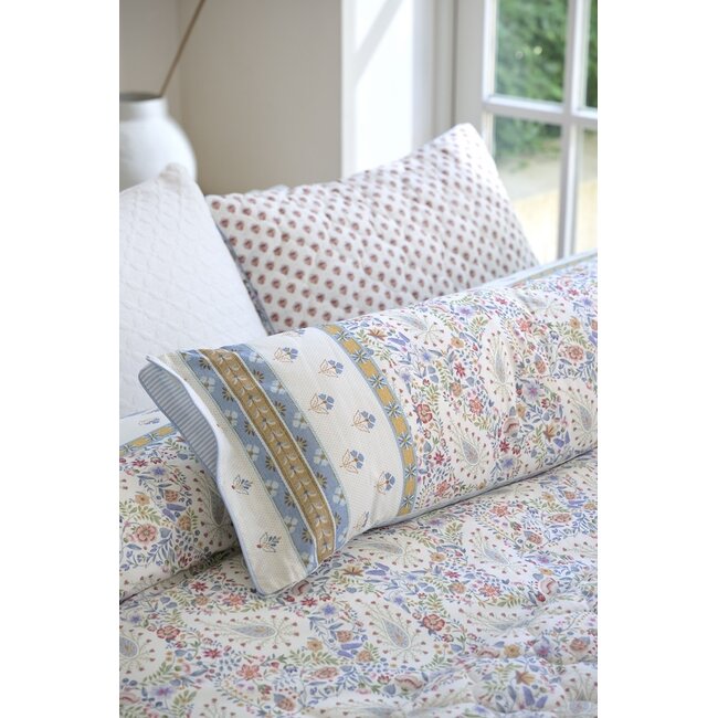 Pip Studio Kairi Bloom Long kussen Licht blauw 30x90