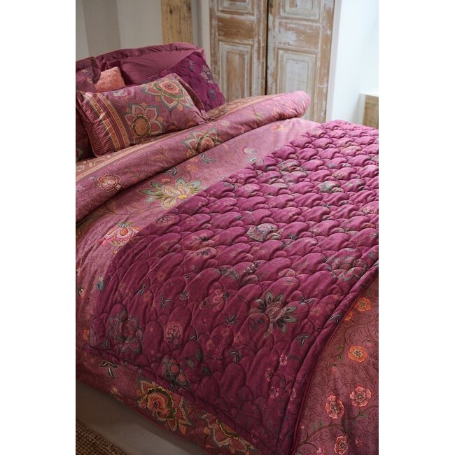Pip Studio Mumbai Morning Velvet Quilt Donker roze