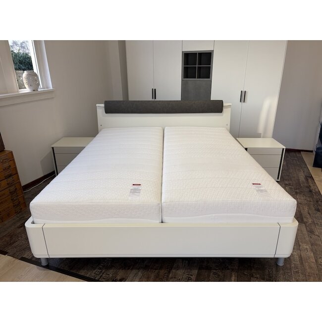 Hulsta ledikant 180x210 SHOWMODEL