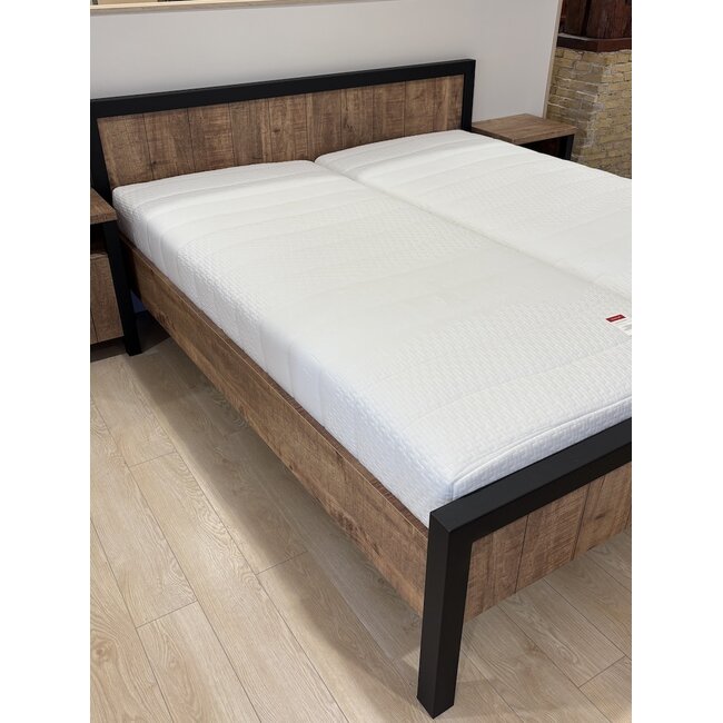 Ledikant Fire 180x210 incl nachtkasten Showmodel