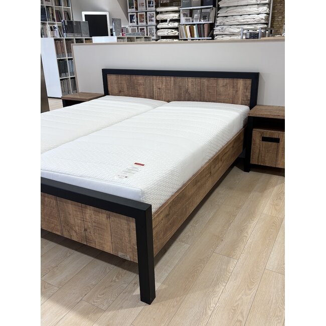 Ledikant Fire 180x210 incl nachtkasten Showmodel