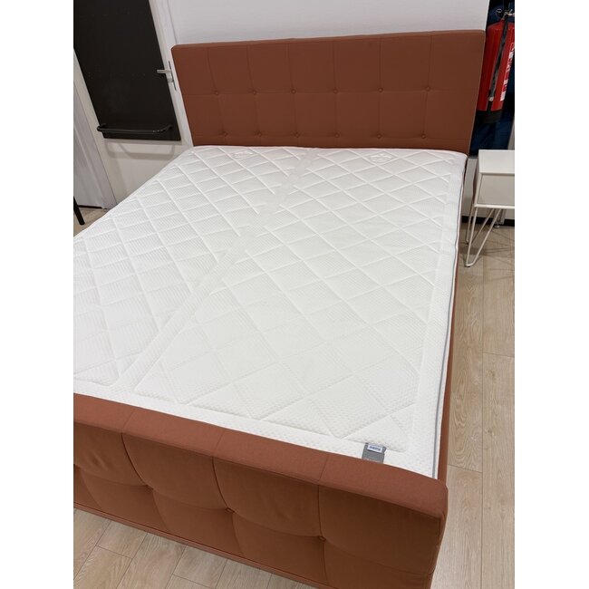Auping boxspring Criade rood 180x210 Showmodel