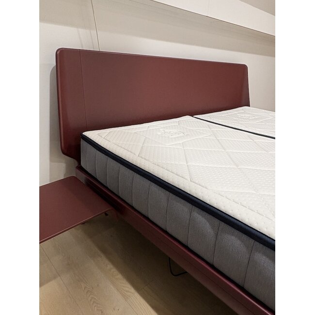 Auping Essential burgundy 180x210 showmodel