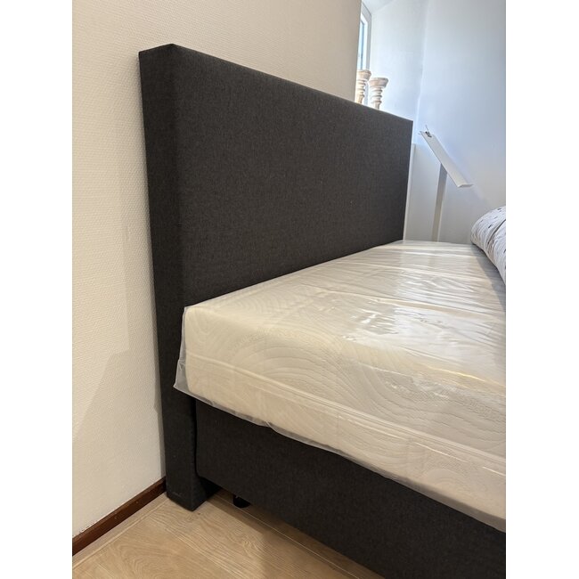 Bedderie boxspring 140x200 incl matras SHOWMODEL