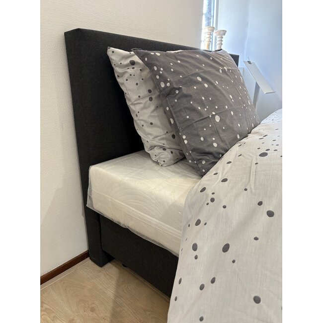 Bedderie boxspring 140x200 incl matras SHOWMODEL