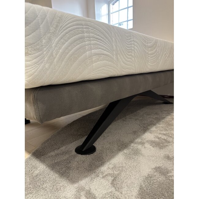 Ben Hoek bed incl matras 120x200 SHOWMODEL