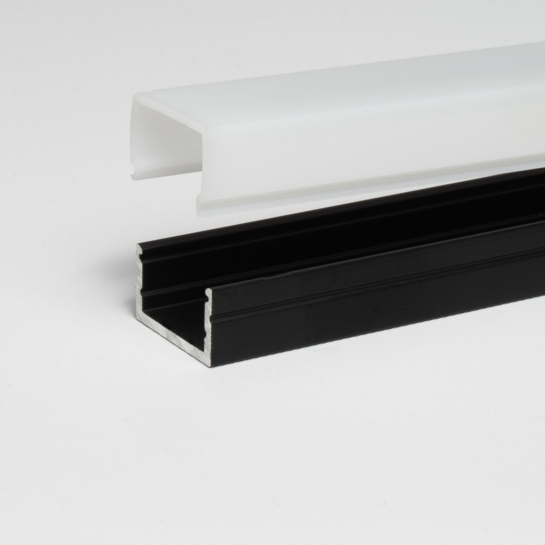 Profil en Aluminium - NOIR - Surface - U - pour bande LED - 2 mètres