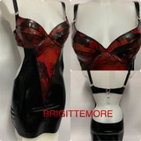 Lovely Latex by Brigitte More Latex Jurk Zwart Design Rood Lovely Latex by Brigitte More Latex Jurk Zwart Design Rood