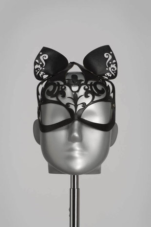 VoyeurX Lilly mask Kat