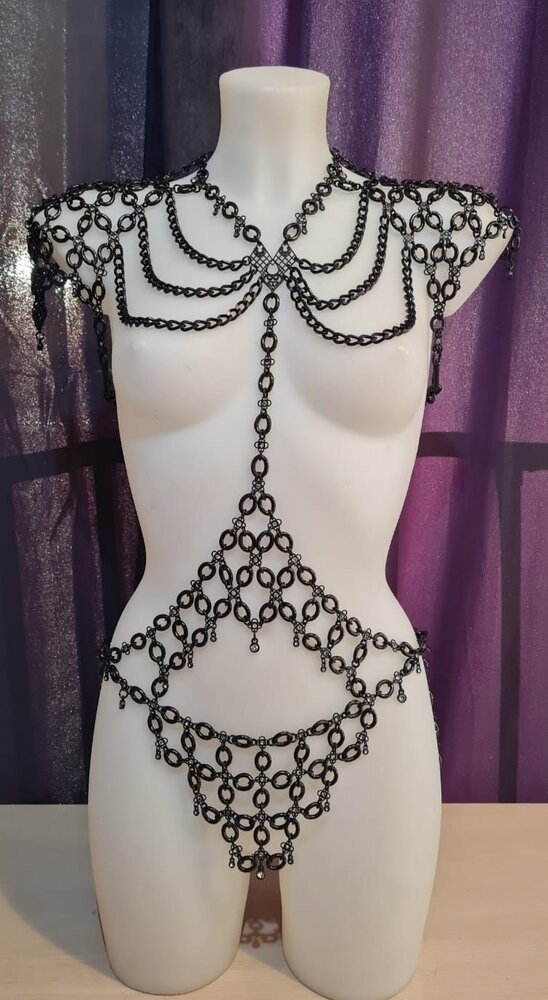 JCHAINES by Jana Campos Jurk Pulk