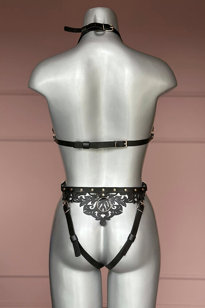 VoyeurX Body Lucy Rose hardware