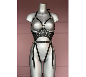 VoyeurX Body Lucy Rose hardware