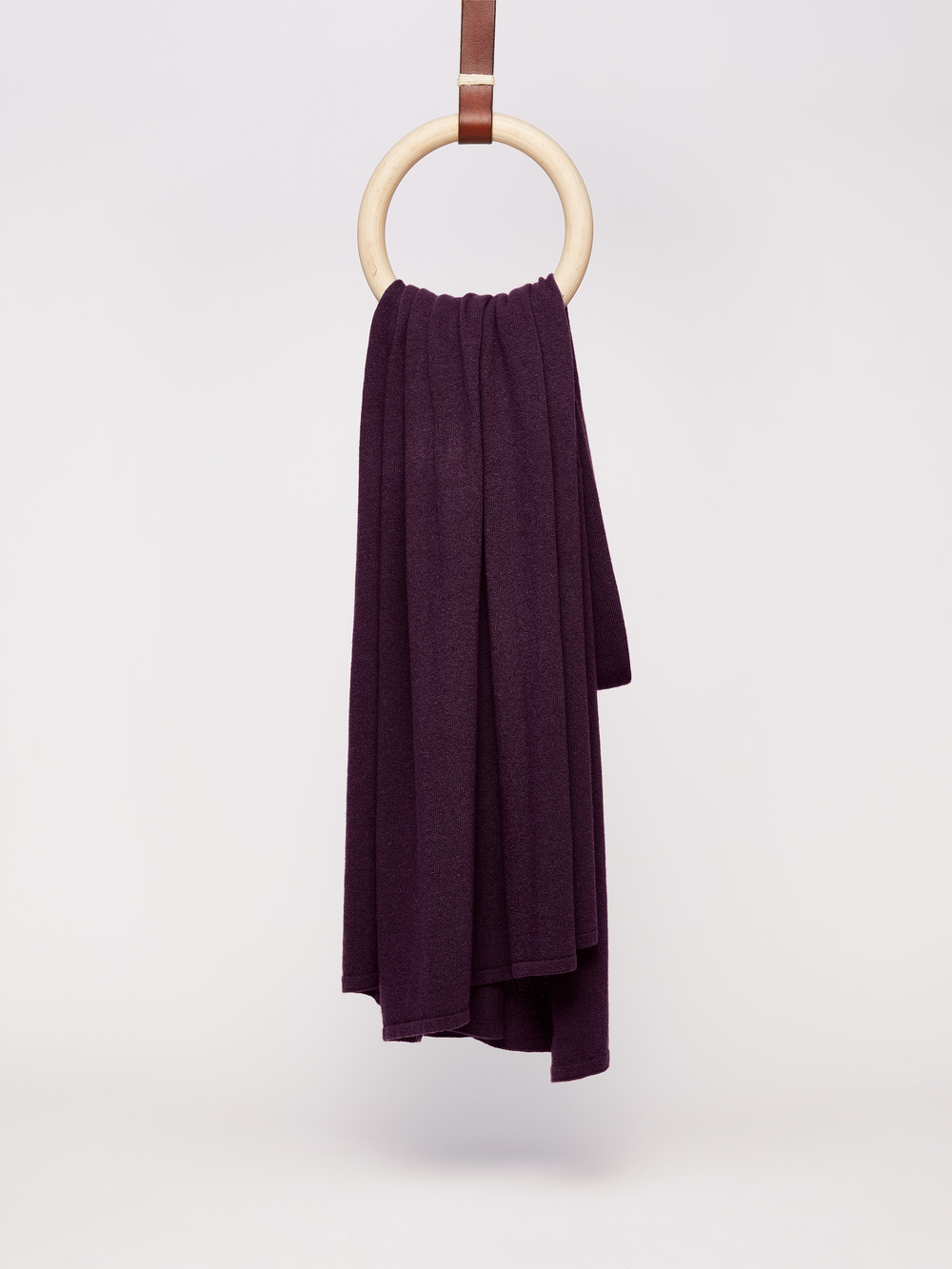 Travel Wrap Cosy Chic Plum C.O.S.Y by SjaalMania Travel Wrap Cosy Chic Plum