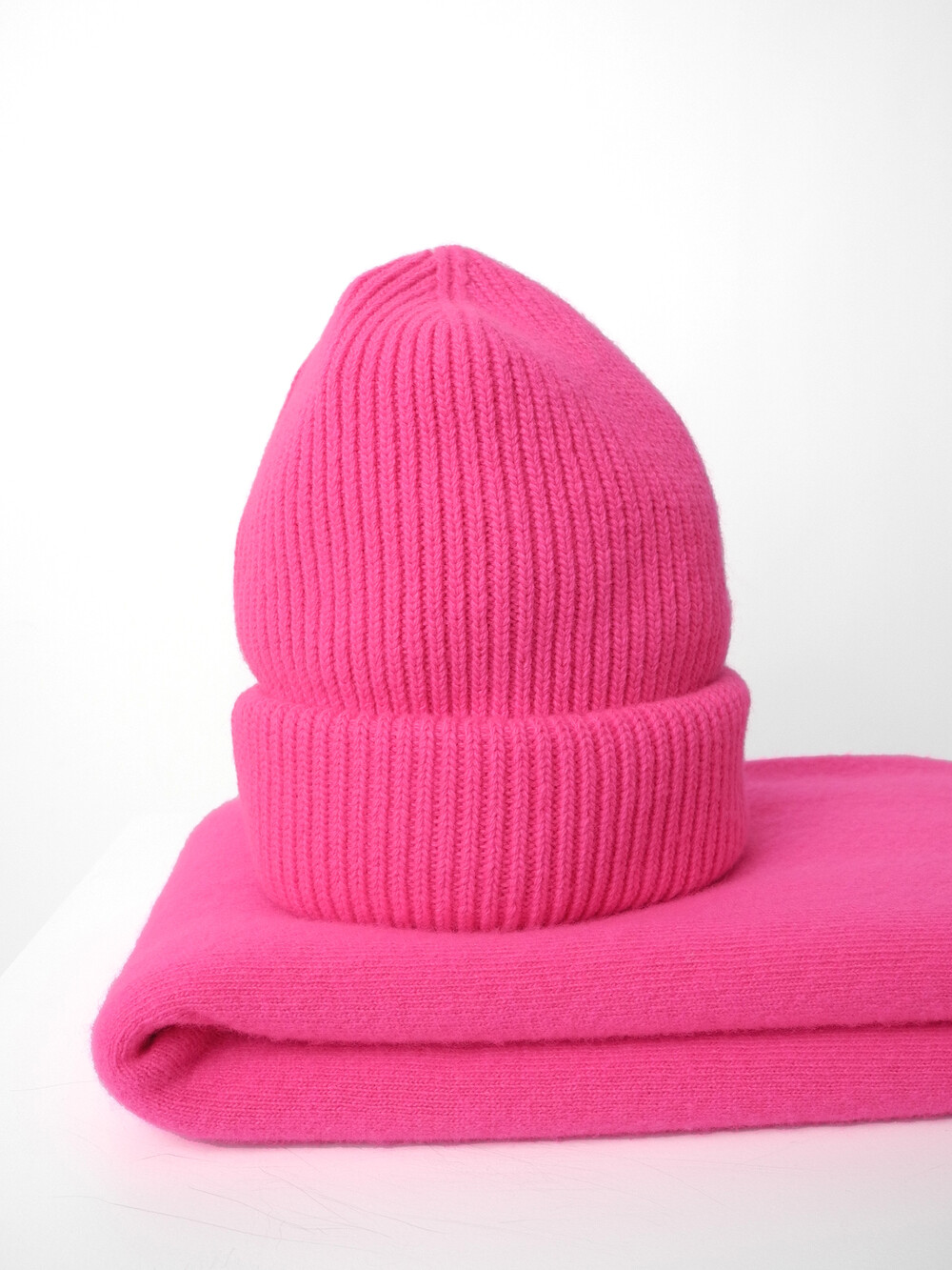 Cosy Beanie Neon Pink
