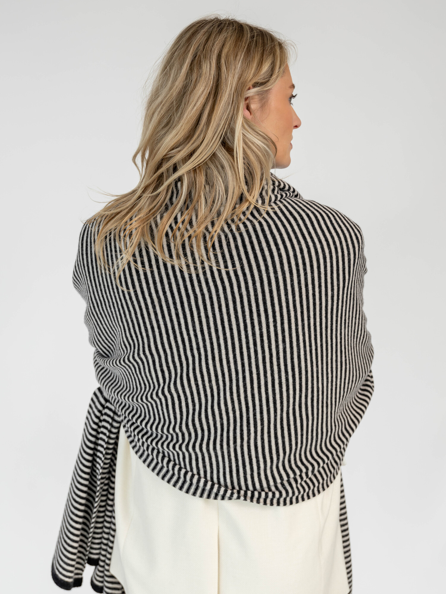 Sjaal Cosy Chic Stripes Solid Black - Light Sand