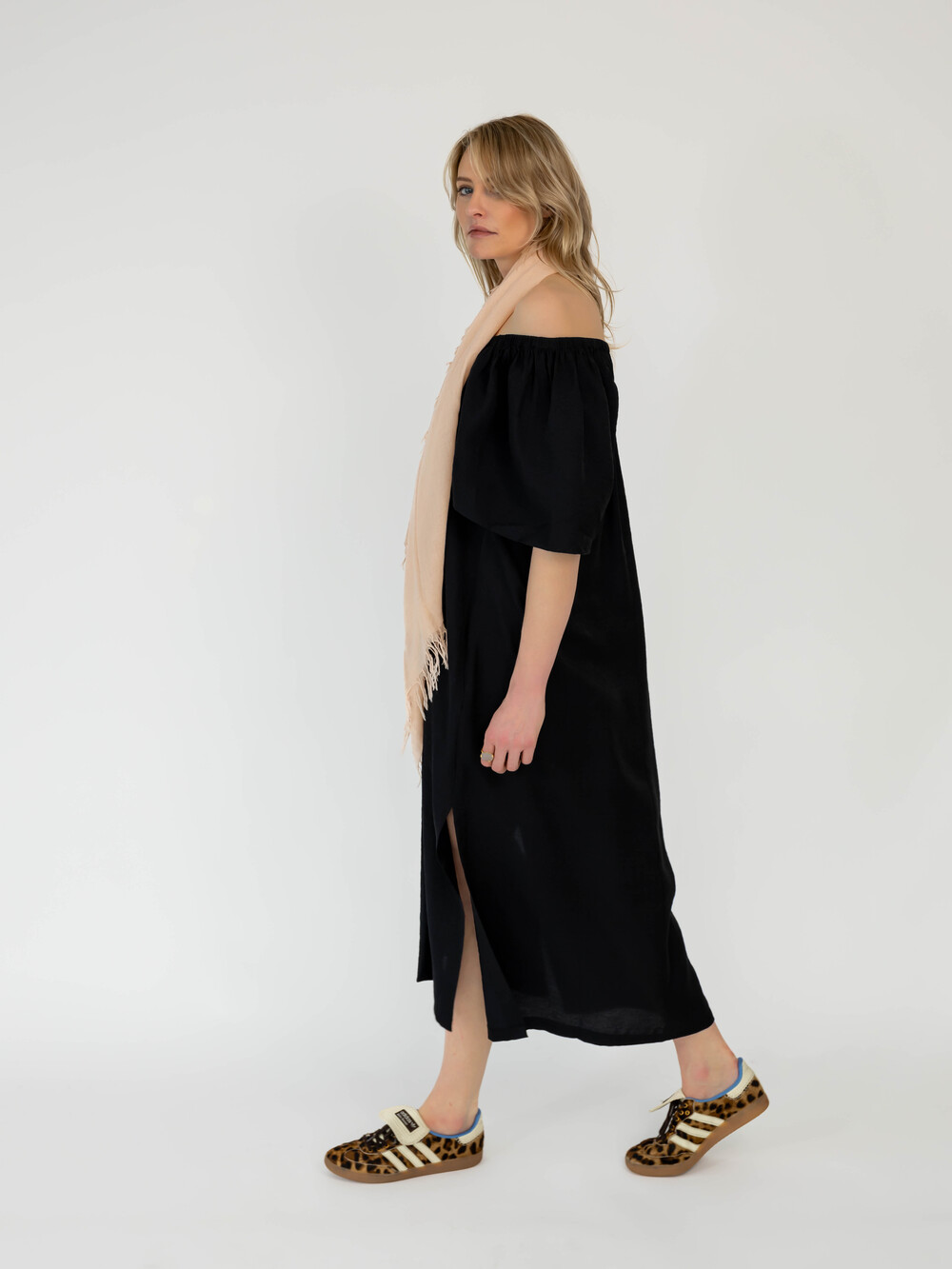 Off-Shoulder-Kleid Solid Black